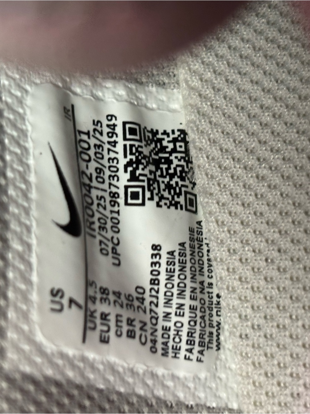 NEW Nike Cortez Women’s Size 7 Metallic Silver White Grey Fog Sneakers - Picture 2 of 8